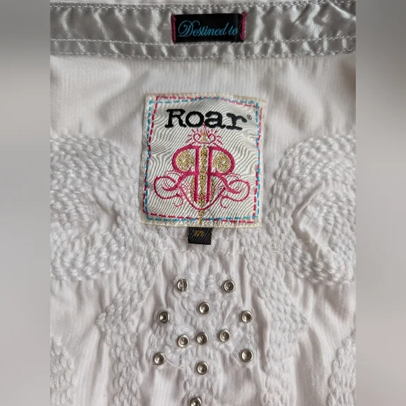 Roar White Button-Up Rhinestone Women's Shirt - Picture 9 of 16
